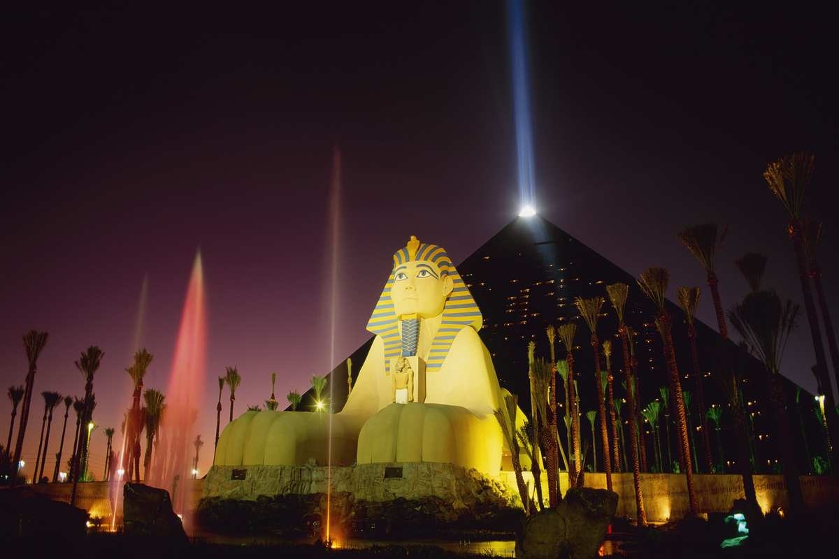 Las Vegas Raiders Fans Will Have Tailgate Zone At Luxor| SportsBettingExperts.com